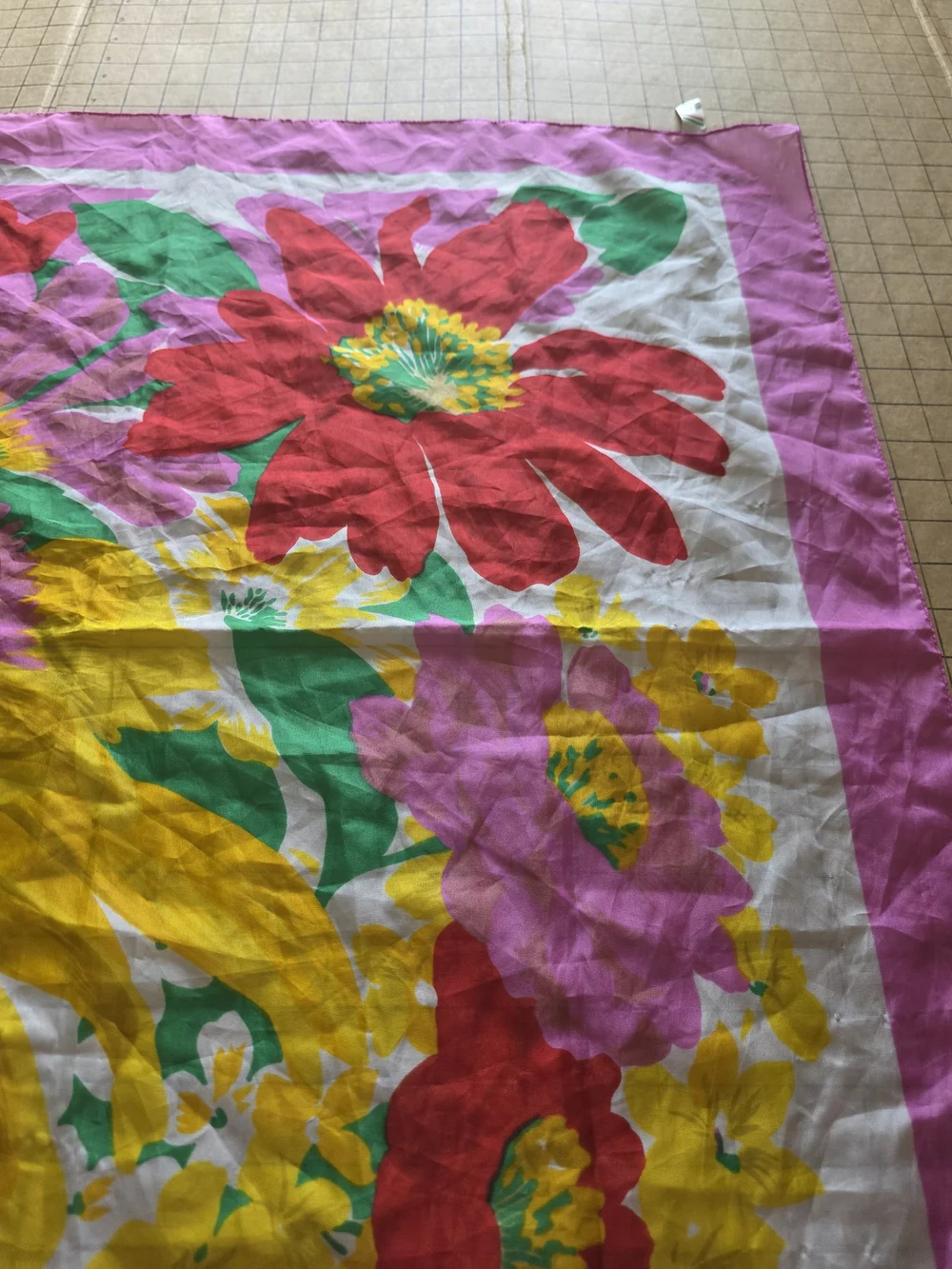 VTG The Vera Companies Floral Square Scarf Pink Red Made in Italy 30x30